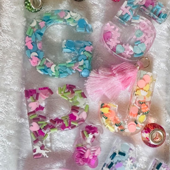 Resin Key Chain Letters - Picture 4 of 4